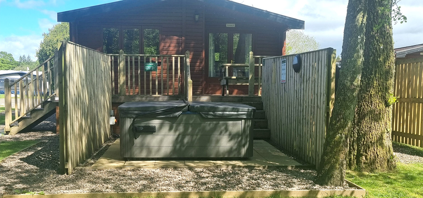 2 Bed Lodge with Hot Tub