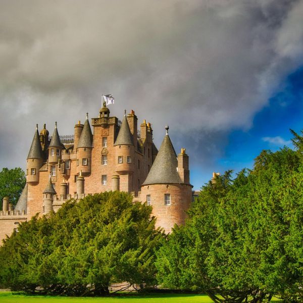 Glamis Castle.jpg