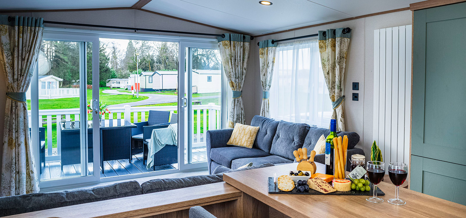 Lodges with Hot Tubs