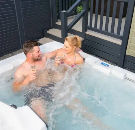 Lodges with Hot Tubs