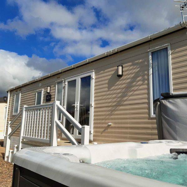 Caravans With Hot Tubs