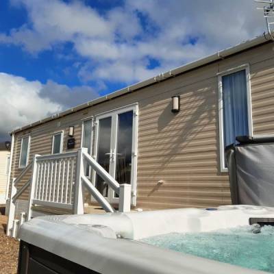 Caravans With Hot Tubs
