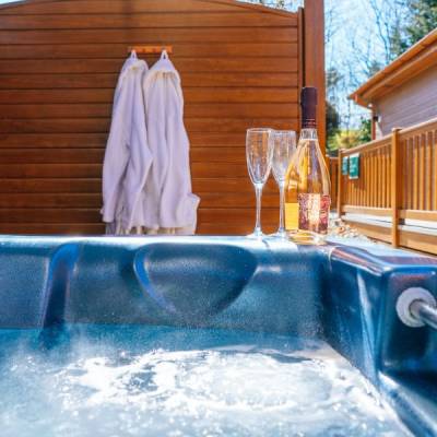 Lodges with Hot Tubs