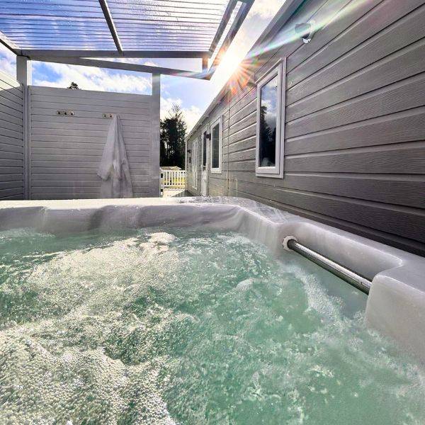 Lodges with Hot Tubs