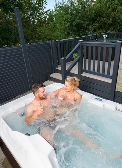 Lodges with Hot Tubs