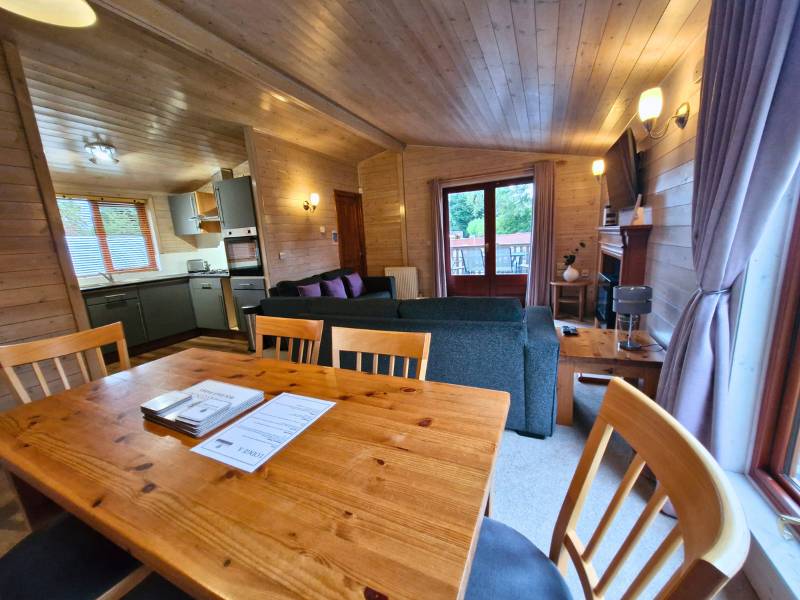 Lodge (sleeps 6)