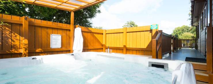 3 Bed Signature Lodge with Hot Tub | Lomond Woods Holiday Park