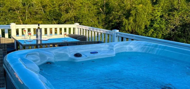 3 Bed Deluxe Junior Lodge with Hot Tub | Corriefodly, Perthshire