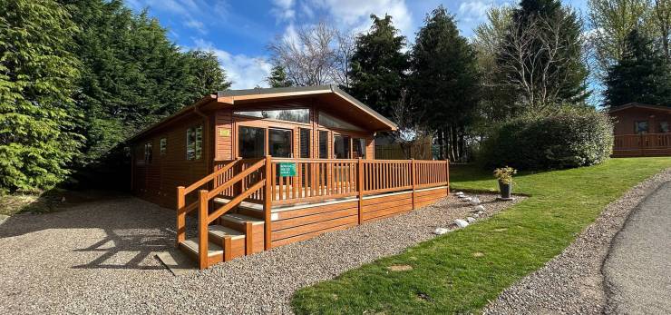 2 Bed Deluxe Lodge with Hot Tub | Blairgowrie Holiday Park