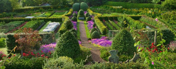 Stunning Scotland Gardens to Explore | Wood Leisure