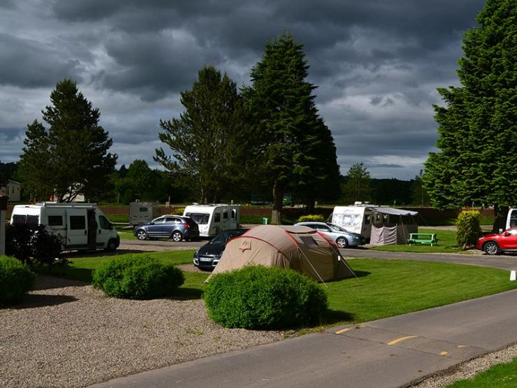 Camping-pitches-Deeside2.jpg