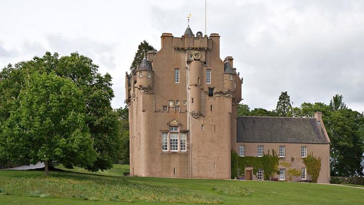 Crathes Castle.jpg