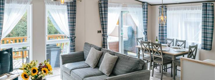 3 Bed Deluxe Lodge with Hot Tub | Corriefodly Holiday Park