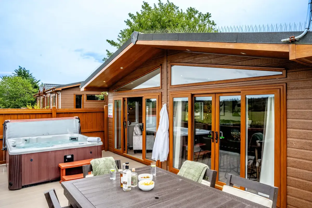3 Bed Signature Lodge with Hot Tub Exterior